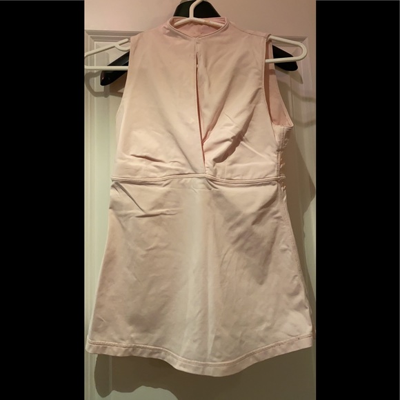Lululemon activewear tank with reinforced bra - Picture 1 of 2